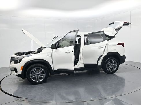 Used 2022 Kia Seltos LX image 64