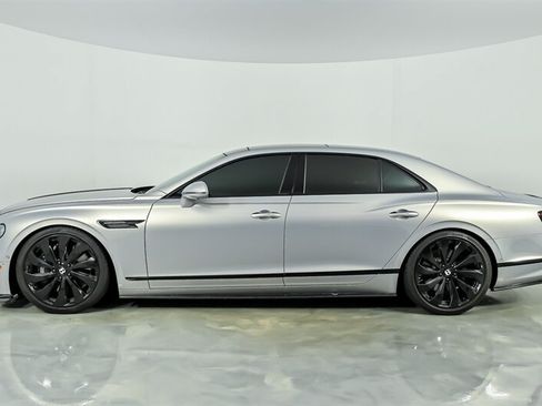 Used 2022 Bentley Flying Spur V8 AWD/4WD image 7