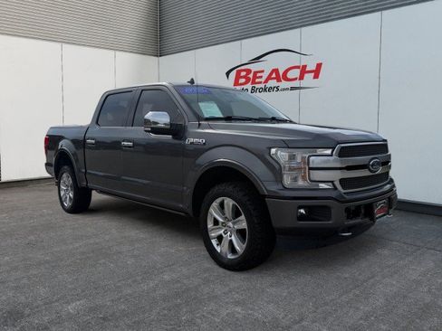 Used 2018 Ford F150 Platinum w/ Equipment Group 701A Luxury AWD/4WD image 3