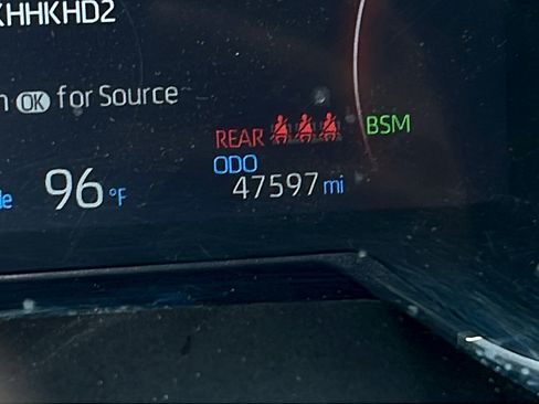 Used 2024 Toyota RAV4 XLE FWD image 15