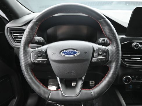 Used 2023 Ford Escape ST-Line image 13