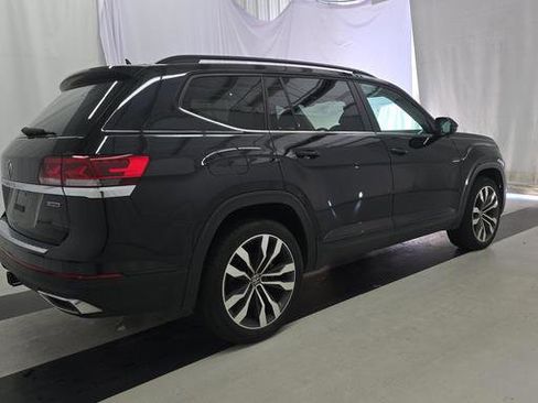 Used 2022 Volkswagen Atlas SE w/ Panoramic Sunroof Package image 2