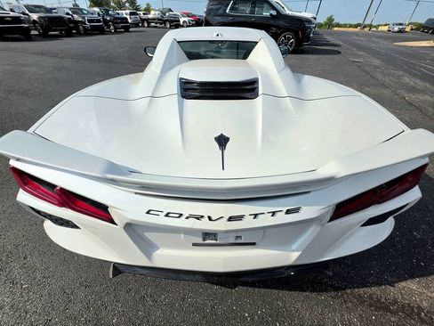 Used 2023 Chevrolet Corvette Stingray Premium Conv w/ Z51 Performance Package RWD image 6