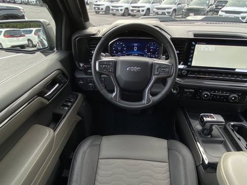 Used 2023 Chevrolet Silverado 1500 ZR2 w/ Technology Package image 27