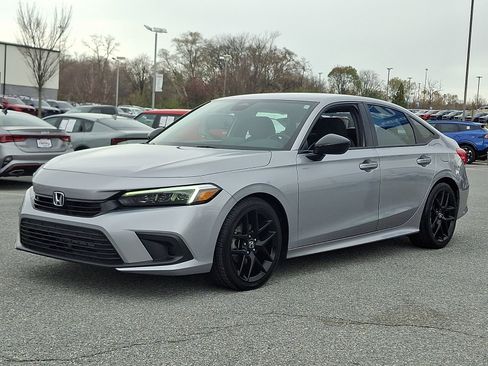 Used 2023 Honda Civic Sport image 3