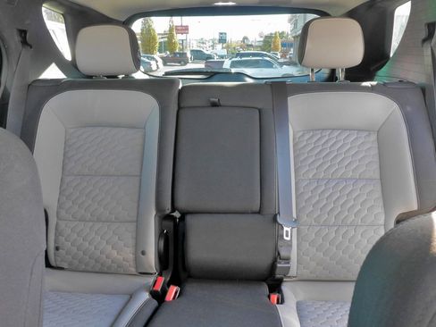 Used 2019 Chevrolet Equinox LS image 29