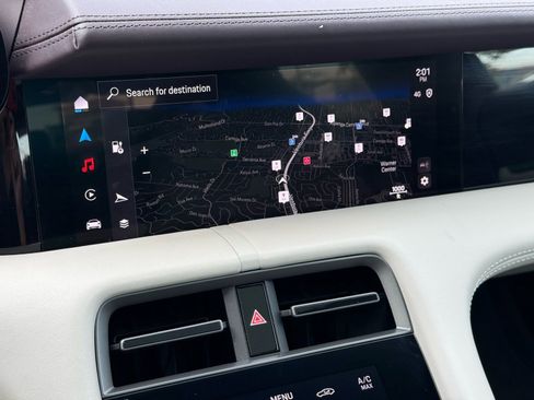 Used 2025 Porsche Taycan image 19