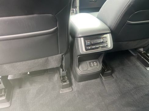 Used 2024 Subaru Ascent Limited AWD/4WD image 21