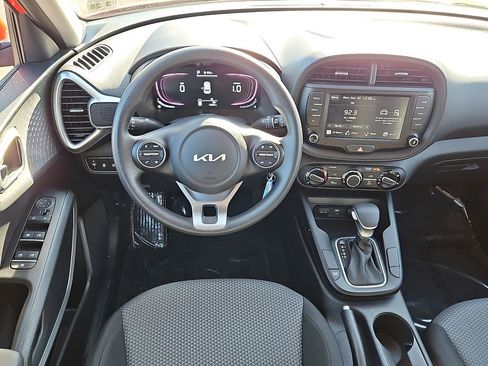 Certified 2023 Kia Soul LX w/ LX Technology Package image 11