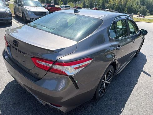 Certified 2020 Toyota Camry SE FWD image 5