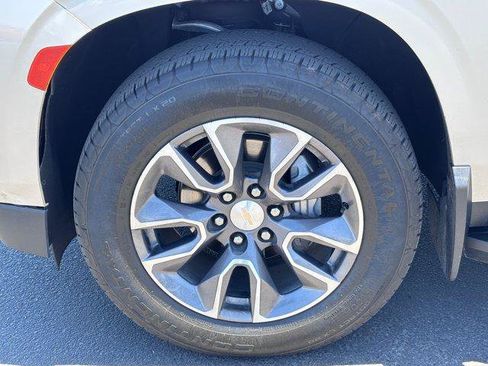 Used 2022 Chevrolet Tahoe LT w/ Luxury Package AWD/4WD image 10
