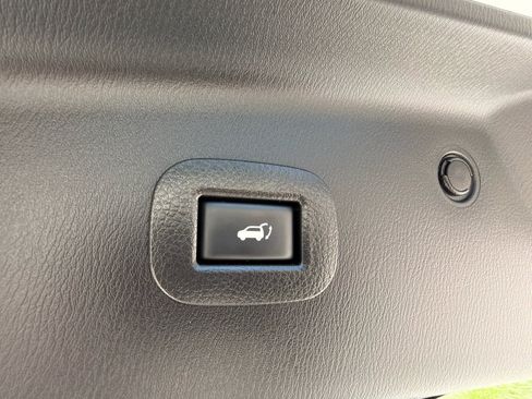 Used 2020 Nissan Armada SL w/ Premium Package RWD image 25
