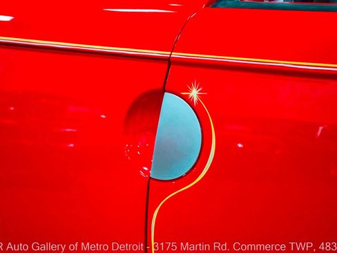 Used 2004 Chevrolet SSR w/ Preferred Equipment Group image 32