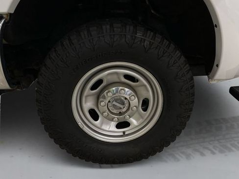 Used 2015 Ford F250 XL w/ Power Equipment Group AWD/4WD image 18