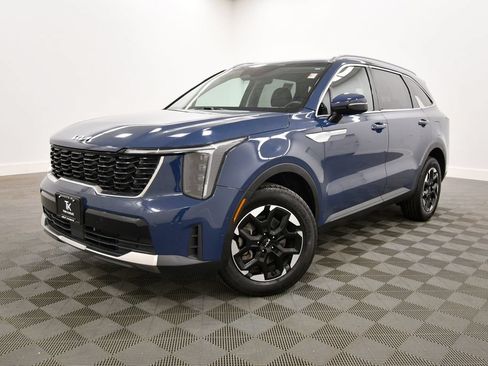Certified 2024 Kia Sorento S AWD/4WD image 2
