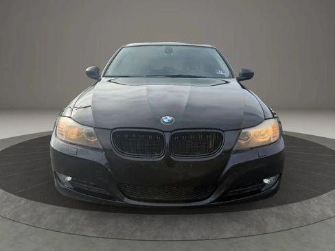 Used 2011 BMW 328i xDrive Sedan AWD/4WD image 2