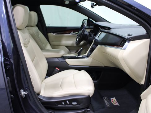 Used 2019 Cadillac XT5 Luxury FWD image 28