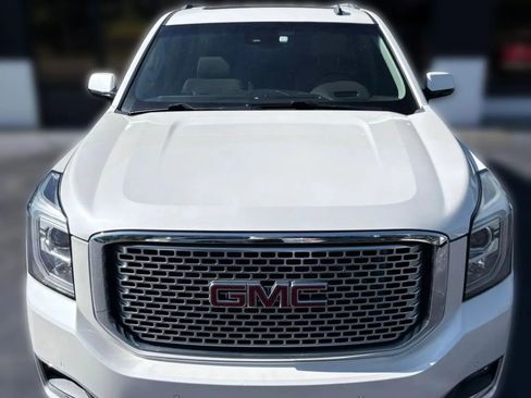 Used 2015 GMC Yukon XL Denali w/ Touring Package AWD/4WD image 9