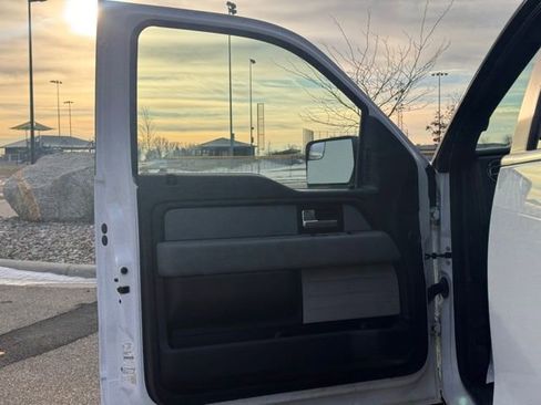 Used 2014 Ford F150 XLT w/ Equipment Group 302A Luxury image 4