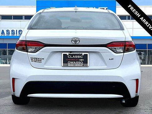 Used 2022 Toyota Corolla LE FWD image 6