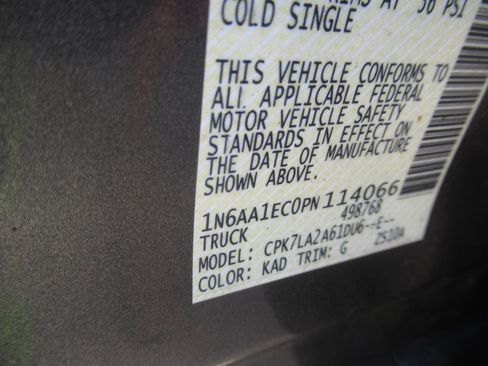 Used 2023 Nissan Titan S AWD/4WD image 16