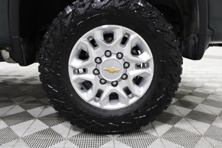 Used 2025 Chevrolet Silverado 2500 LT AWD/4WD image 40