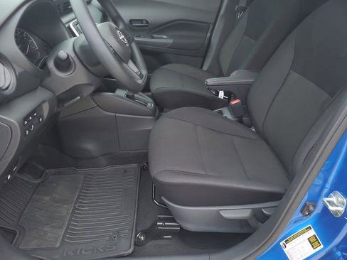 Certified 2025 Nissan Kicks Play S image 15