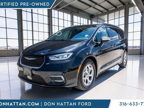 Used 2023 Chrysler Pacifica Limited FWD image 25