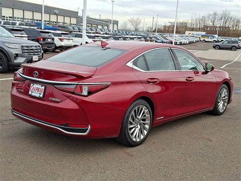 Used 2022 Lexus ES 300h Ultra Luxury w/ Accessory Package 2 image 6