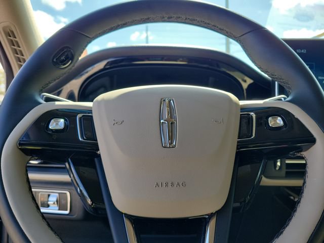Used 2025 Lincoln Corsair FWD image 25