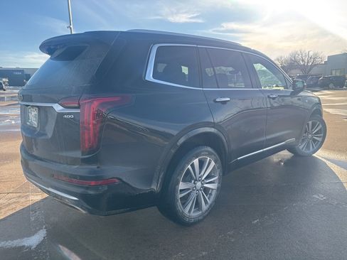 Used 2020 Cadillac XT6 Premium Luxury image 3