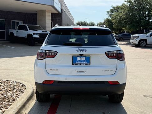 Used 2025 Jeep Compass Limited AWD/4WD image 4