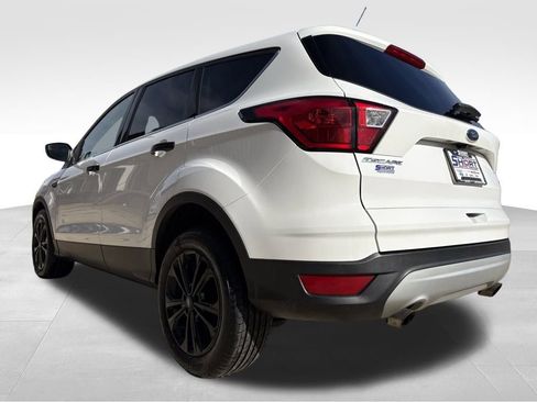 Used 2019 Ford Escape SE image 11