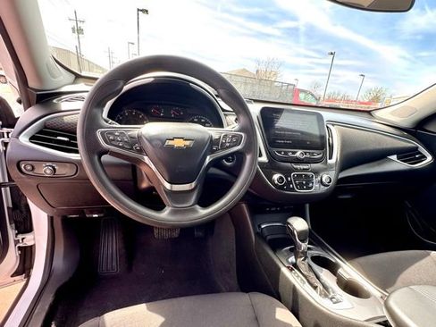 Used 2023 Chevrolet Malibu LT FWD image 7