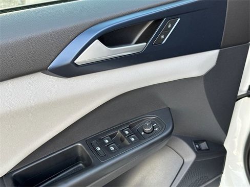 Certified 2023 Volkswagen Taos SE image 27