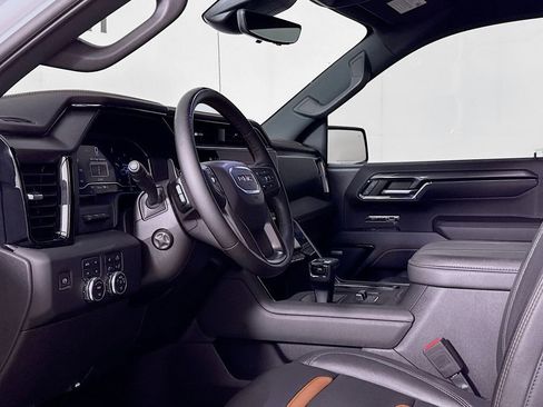 Used 2024 GMC Sierra 1500 AT4 w/ Technology Package image 9