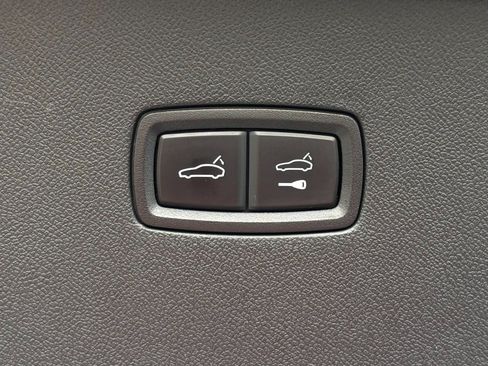 Used 2023 Porsche Cayenne S Platinum AWD/4WD image 41