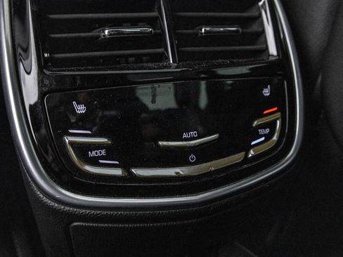 Used 2013 Cadillac XTS Premium AWD/4WD image 38