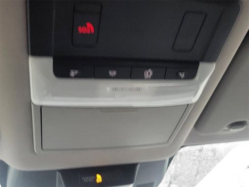 Certified 2025 Nissan Rogue SV image 31