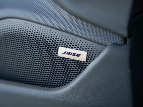 New 2025 Porsche Taycan image 18