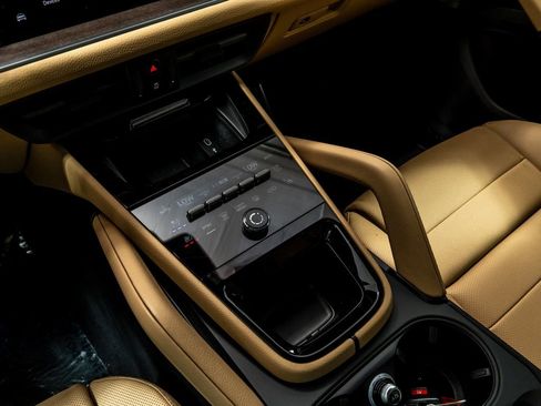 New 2026 Porsche Cayenne image 20