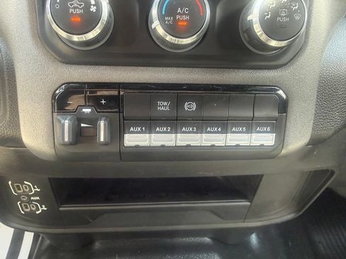 Used 2023 RAM 3500 Tradesman w/ Chrome Appearance Group AWD/4WD image 22