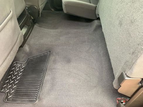 Used 2018 Chevrolet Silverado 1500 LT w/ Texas Edition image 22