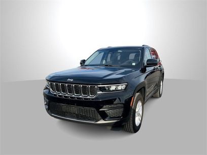 Used 2023 Jeep Grand Cherokee Laredo w/ Luxury Tech Group I