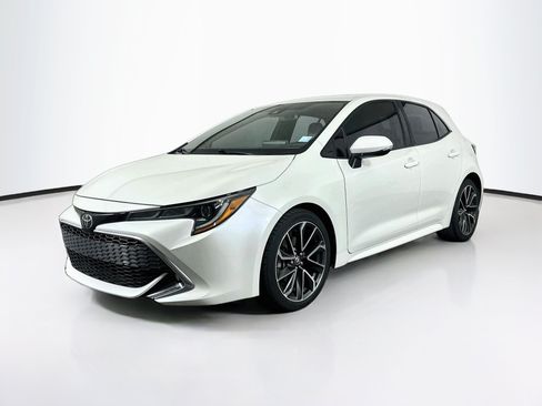 Used 2019 Toyota Corolla XSE FWD image 3