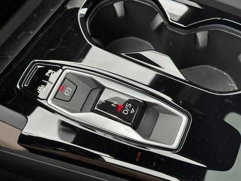 New 2025 Audi Q5 Prestige image 13