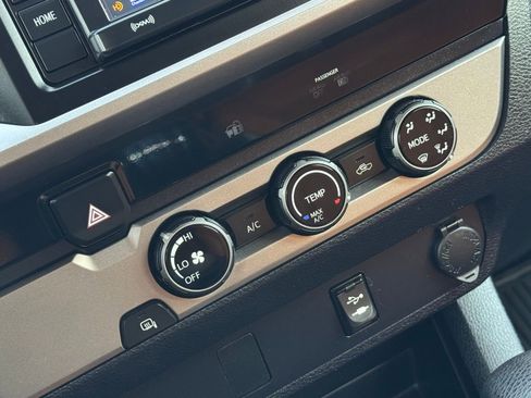 Used 2016 Toyota Tacoma SR5 w/ Towing Package image 29