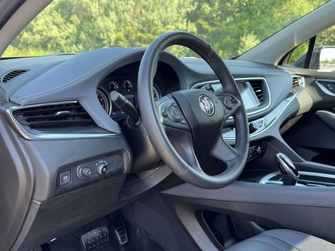 Used 2020 Buick Enclave Essence AWD/4WD image 3