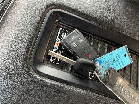 Used 2018 Chevrolet Silverado 1500 LT w/ All Star Edition image 11