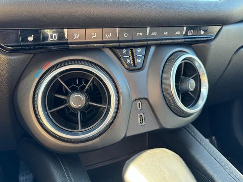 Used 2020 Chevrolet Blazer LT FWD image 18